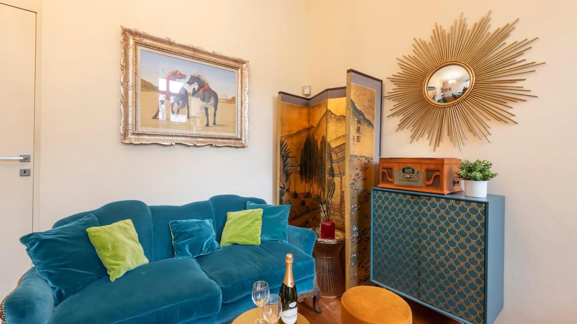 Pontaccio, 4 - Vivere In Brera, Con Ampio Terrazzo Milan 0*,  Italy