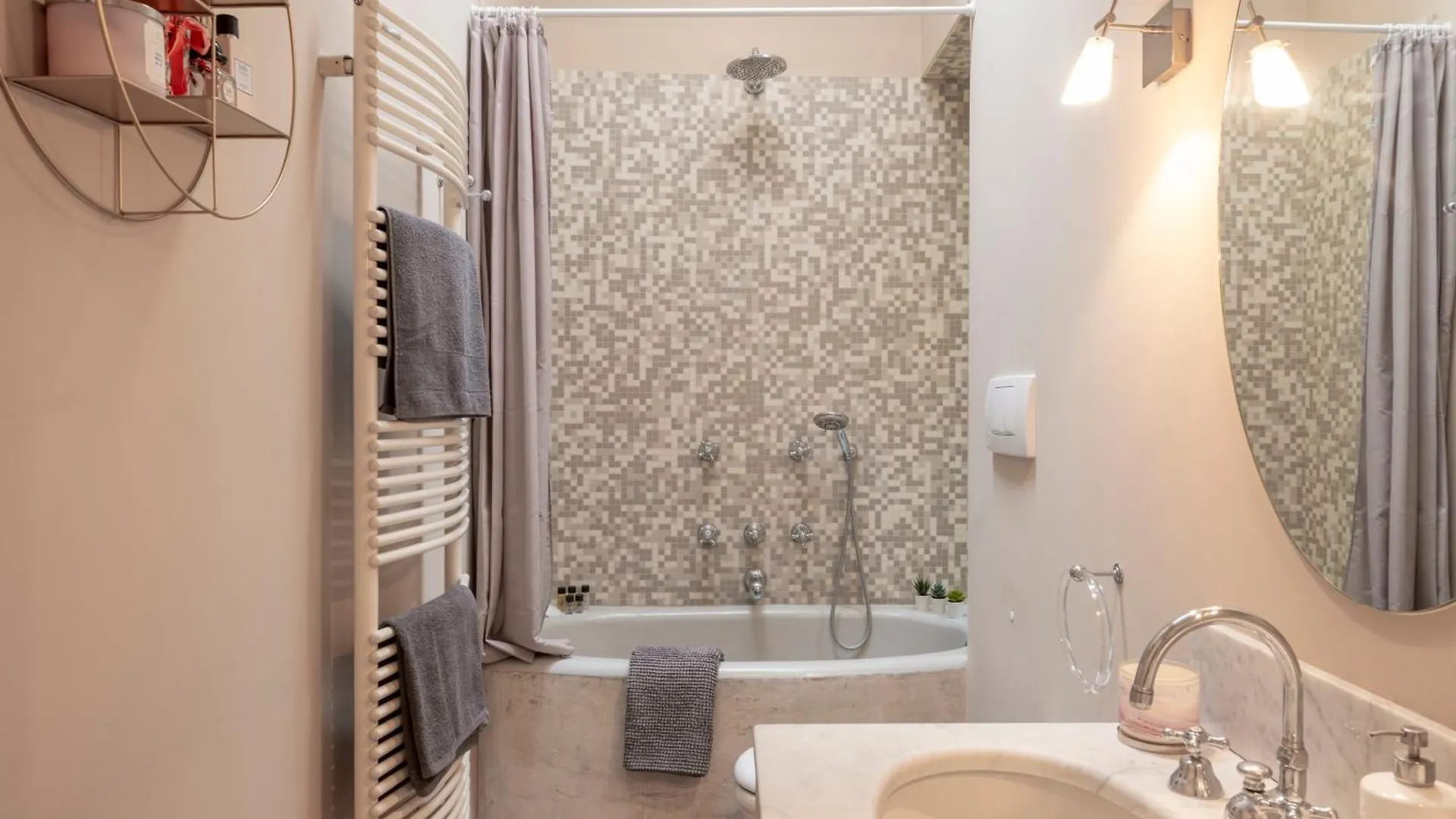 Pontaccio, 4 - Vivere In Brera, Con Ampio Terrazzo Milan 0*,  Italy
