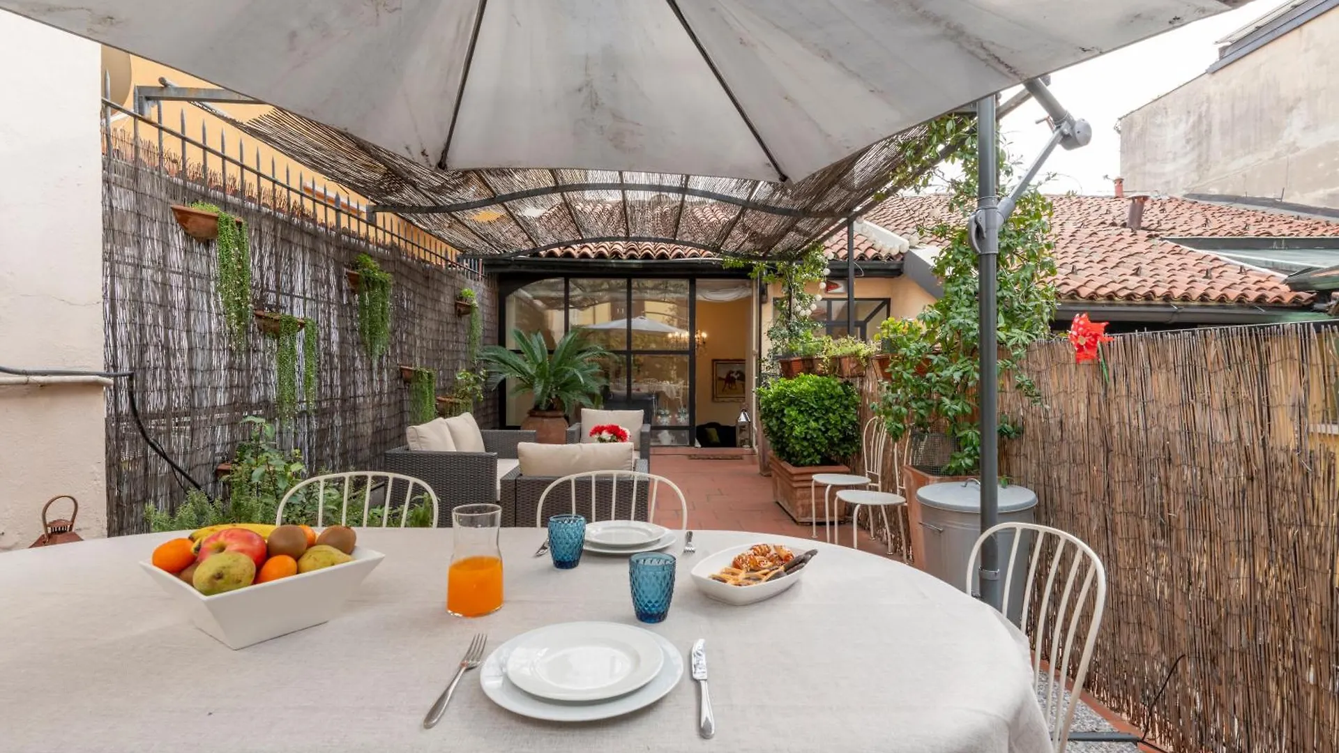 Pontaccio, 4 - Vivere In Brera, Con Ampio Terrazzo Milan 0*,  Italy